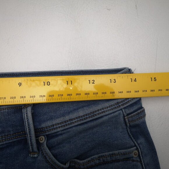 Levi's 512 Ladies Size 8 Perfectly Slimming Straight Leg Medium Wash Blue Jeans - Picture 14 of 16